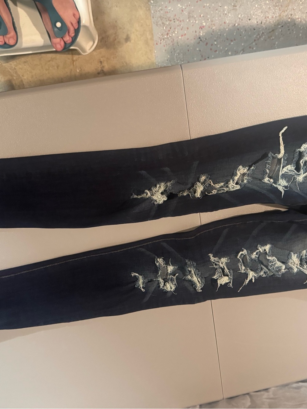 Abercrombie & Fitch Women's Dark Blue Distressed Skinny Jeans